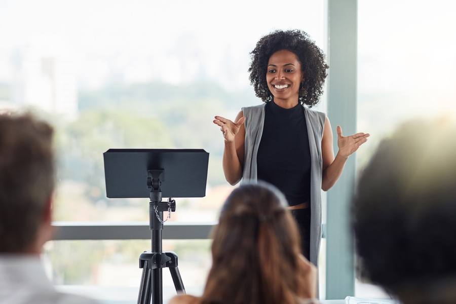 how to give a confident presentation